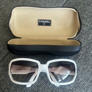 CHANEL White Oversized Sunglasses